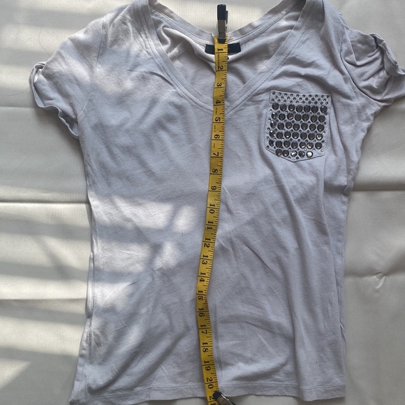White V-Neck Top with Leopard Pocket - Picture 8 of 11